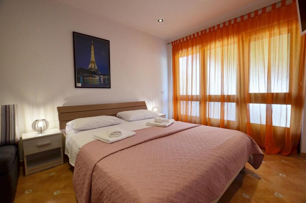 Jela Studio 2 1 in Rovinj