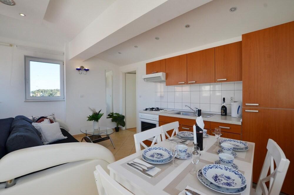 One Bedroom Apartment