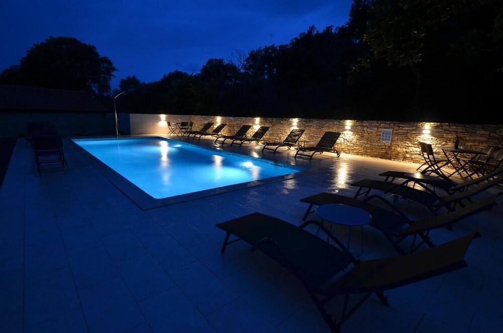 Juraga Room 2 in Bale