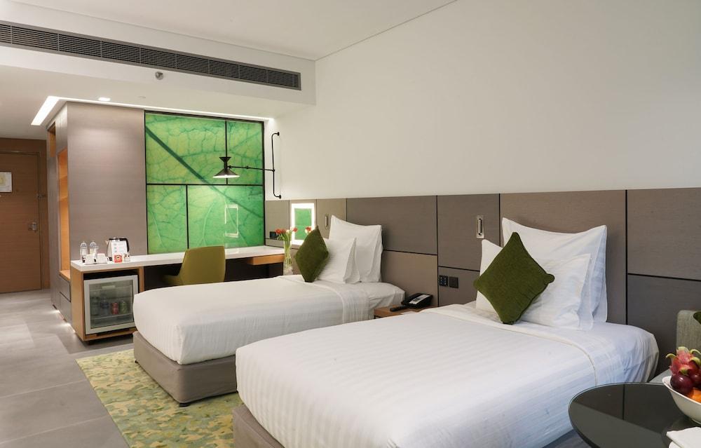 Al Khoory Courtyard Hotel