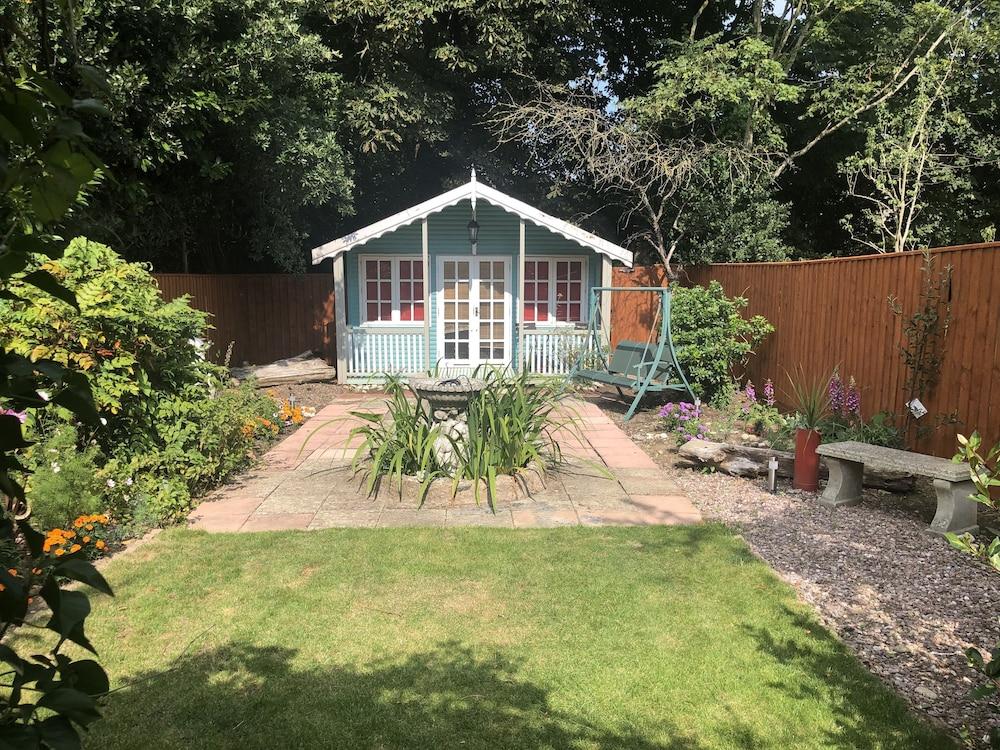 Stone Cottages with garden and parking