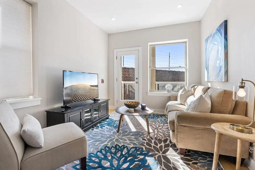 Perfect 2BR Graduate Hospital Condo