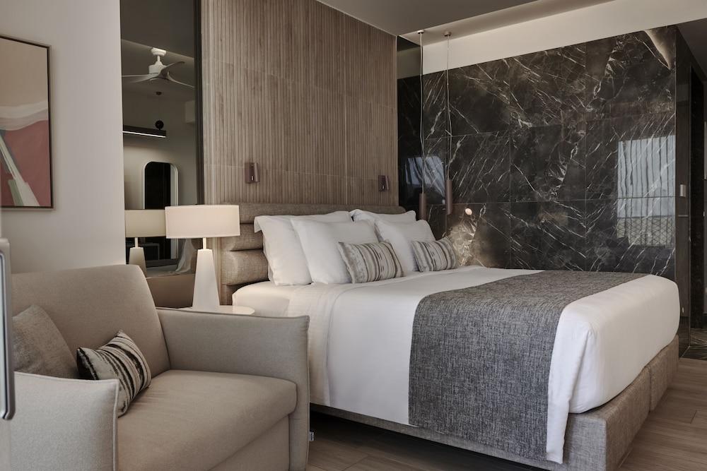 AMIRA LUXURY RESORT & SPA