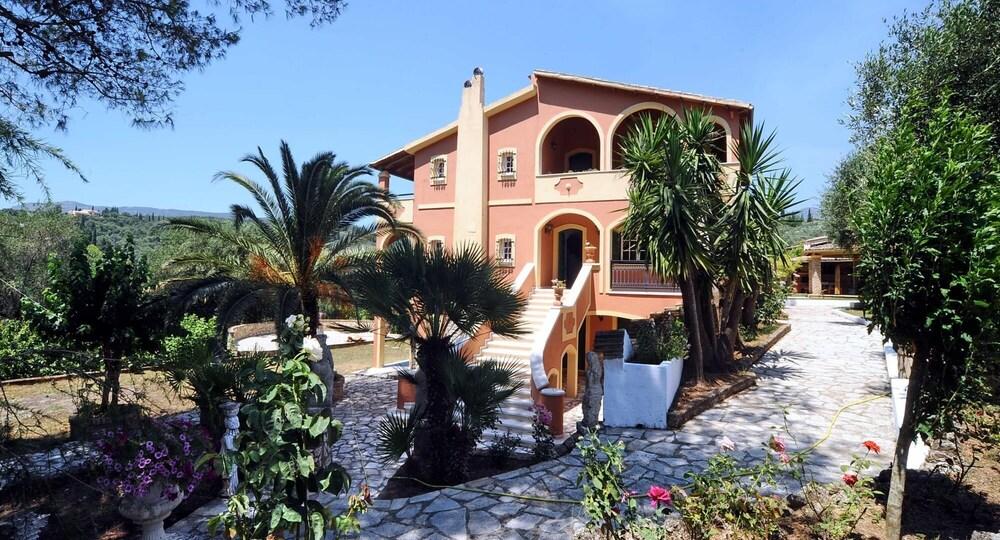Villa Pagali in Corfu