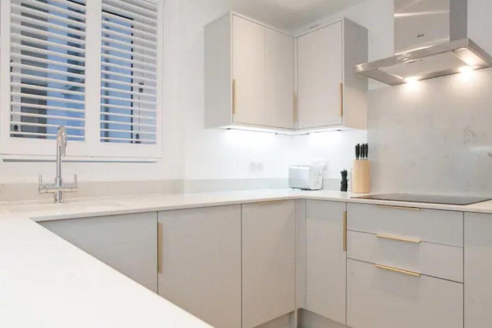 Stunning Newly Refurbished 2BD Shoreditch Flat