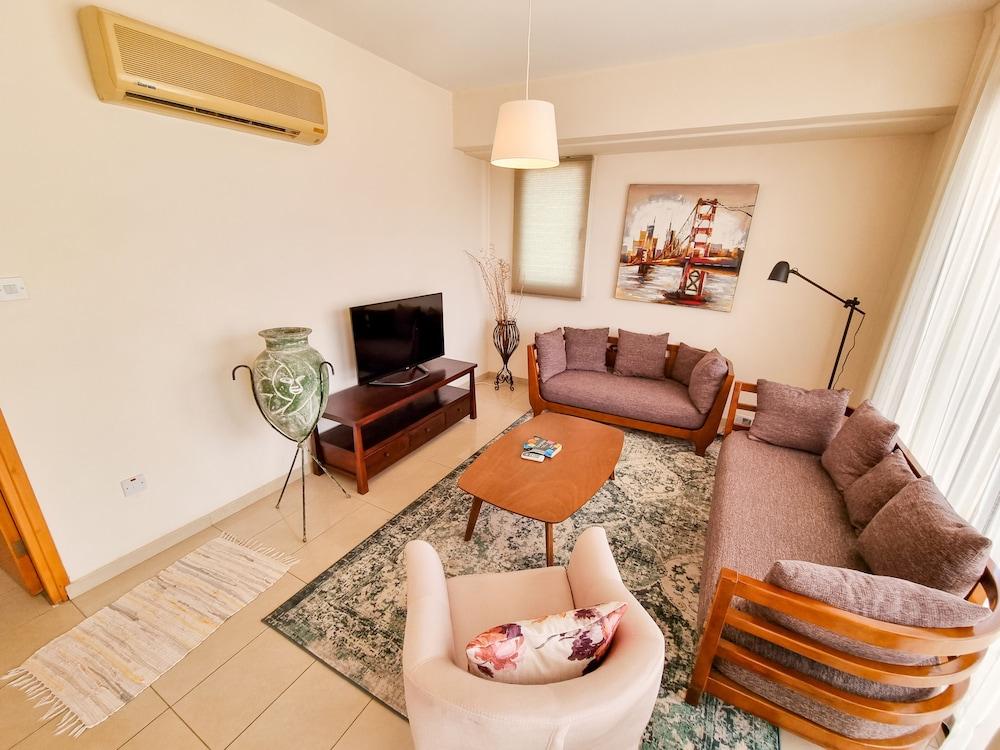 Sunset Springs Apartment