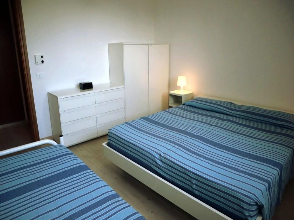 Modern Two-bedroom Apartment With Seaview Balcony