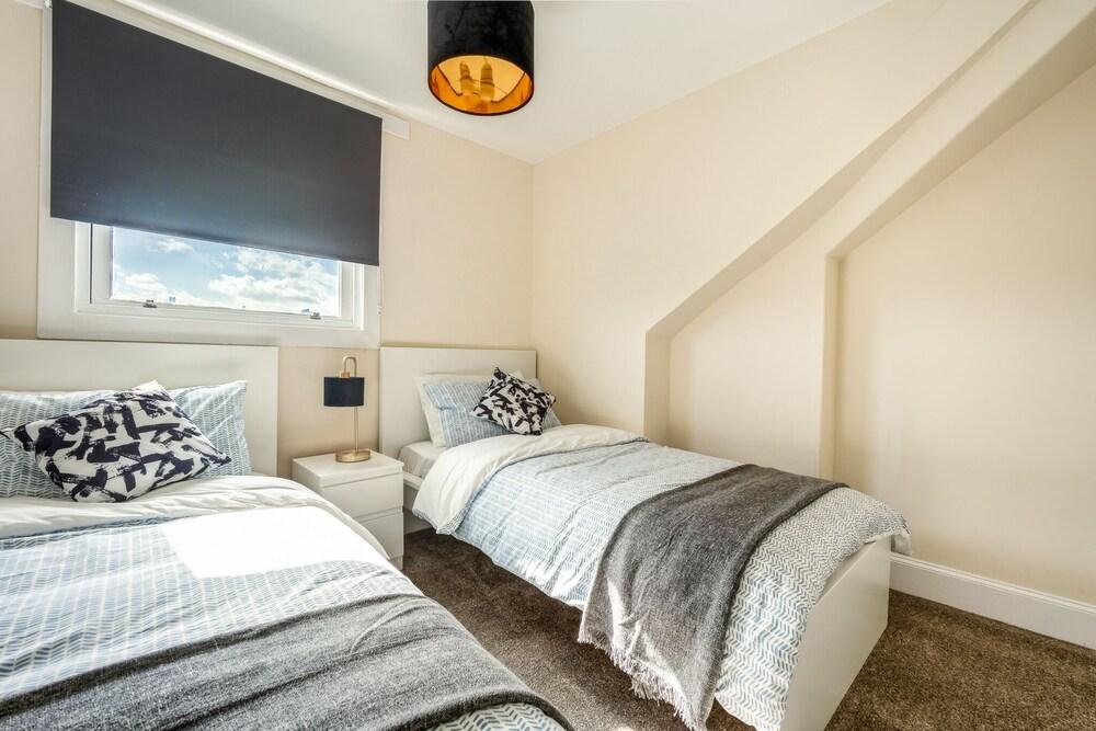 Charlotte's Apartment D