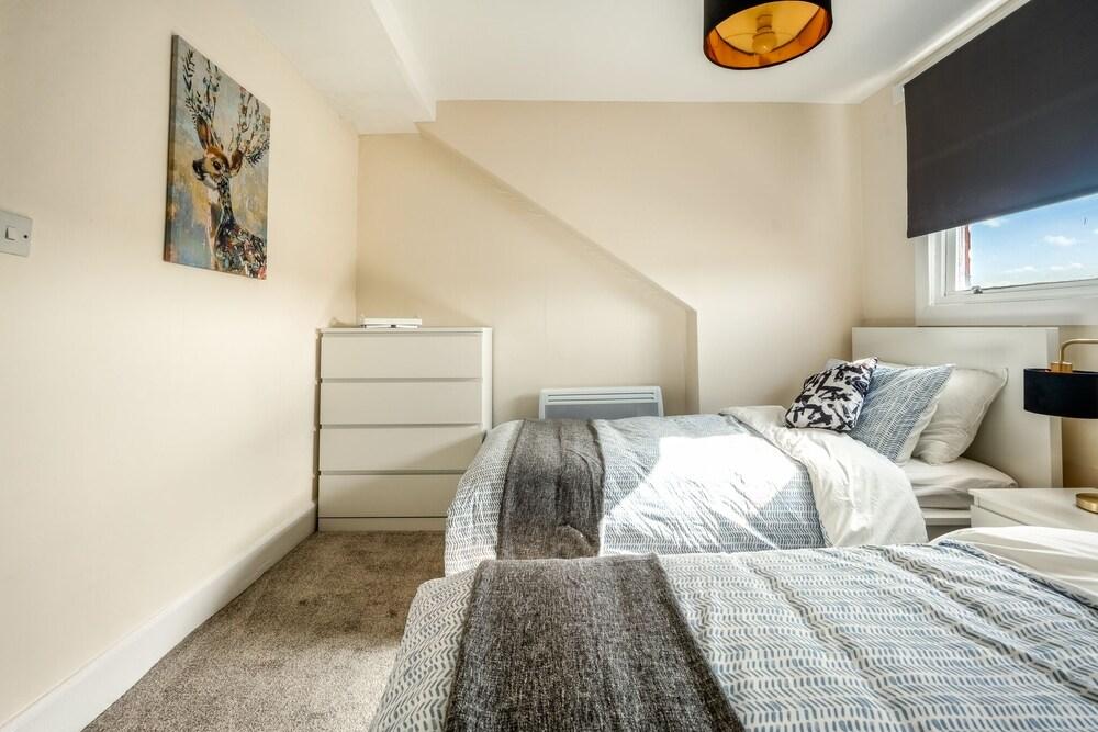 Charlotte's Apartment D