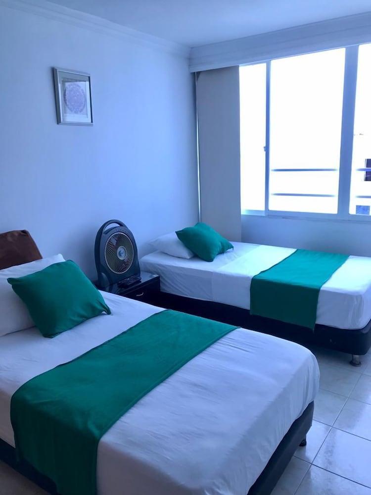 Apto VISTA AL MAR piso 16 PLAYA CERCA