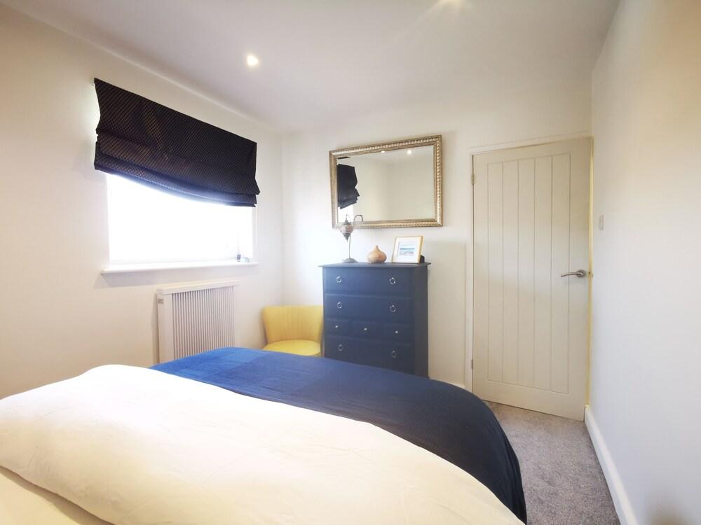 A Place With A View - 2 bed Village Apartment