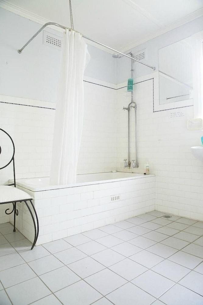 The Fed and Bed Temora