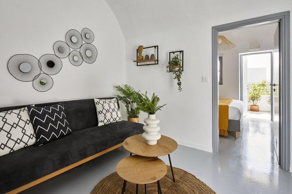 Lamina Guest House Perissa