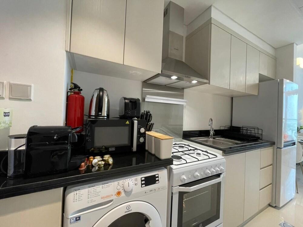 ST-Carson Tower A-1809 by bnbme homes