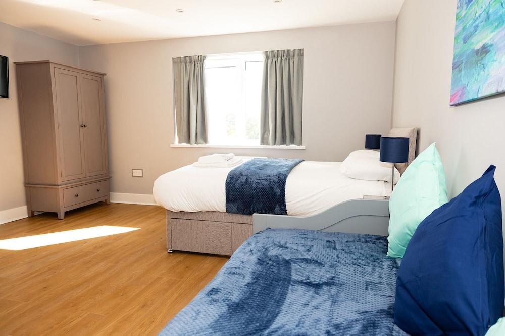 Alexander Apartments Studios