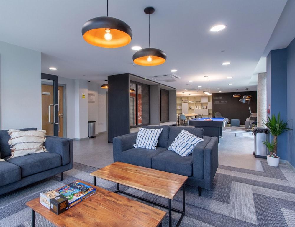 Trendy Studios for Students Only - BATH