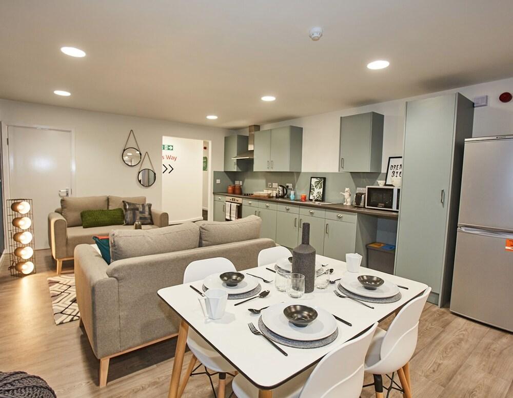 Charming Rooms - NEWCASTLE UPON TYNE