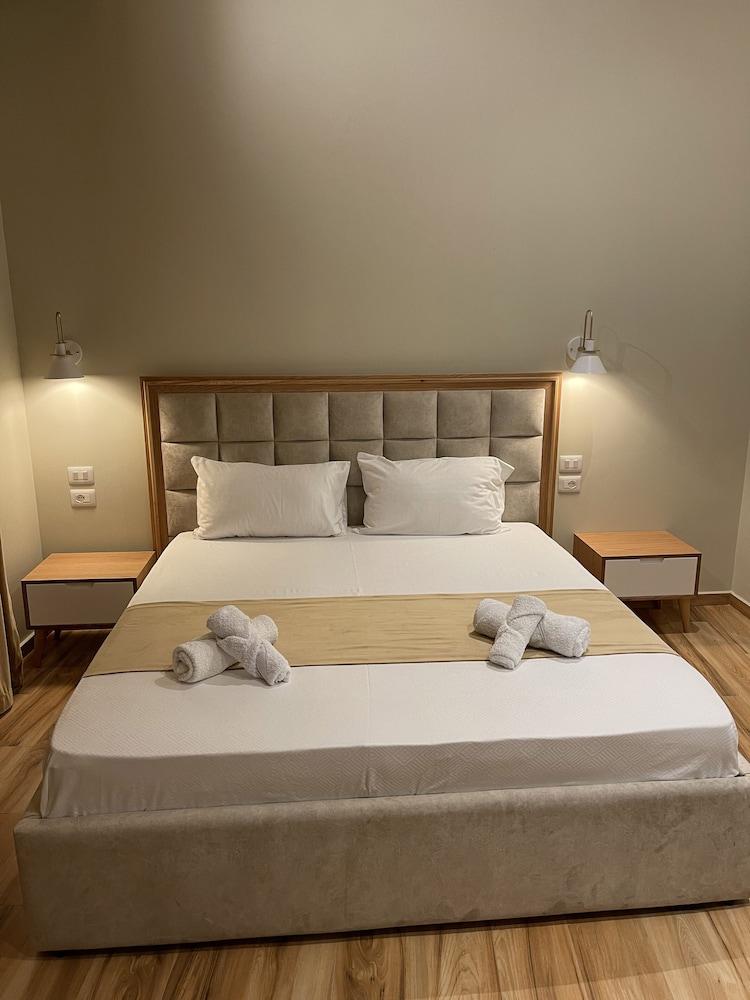 Arial Penthouse Suites