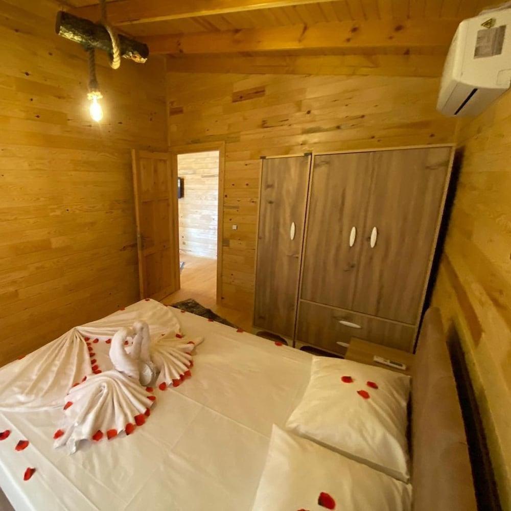 Okeanos Beach Bungalow