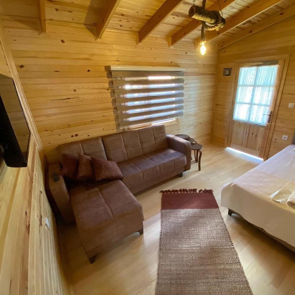 Okeanos Beach Bungalow