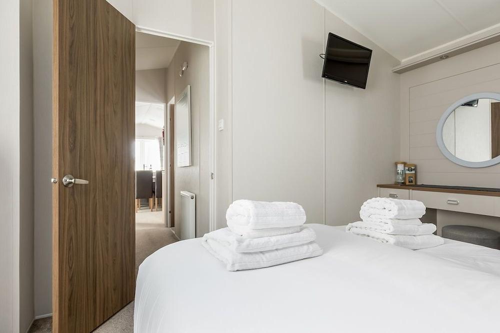 Summer by the Harbour