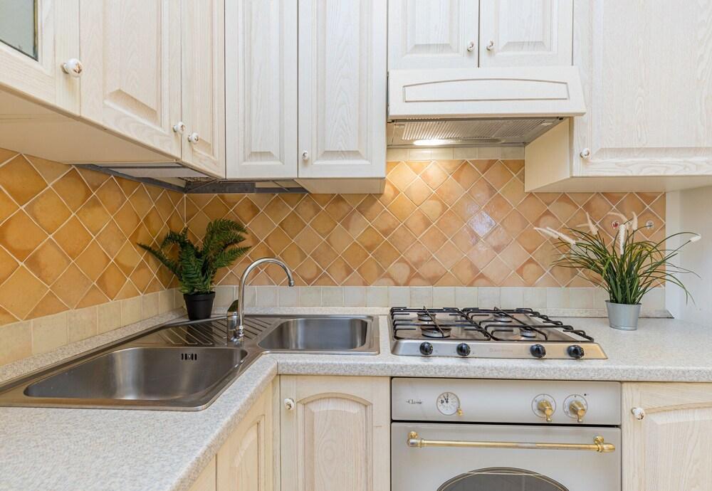 Il Borgo B5 700 Mt From the Beach