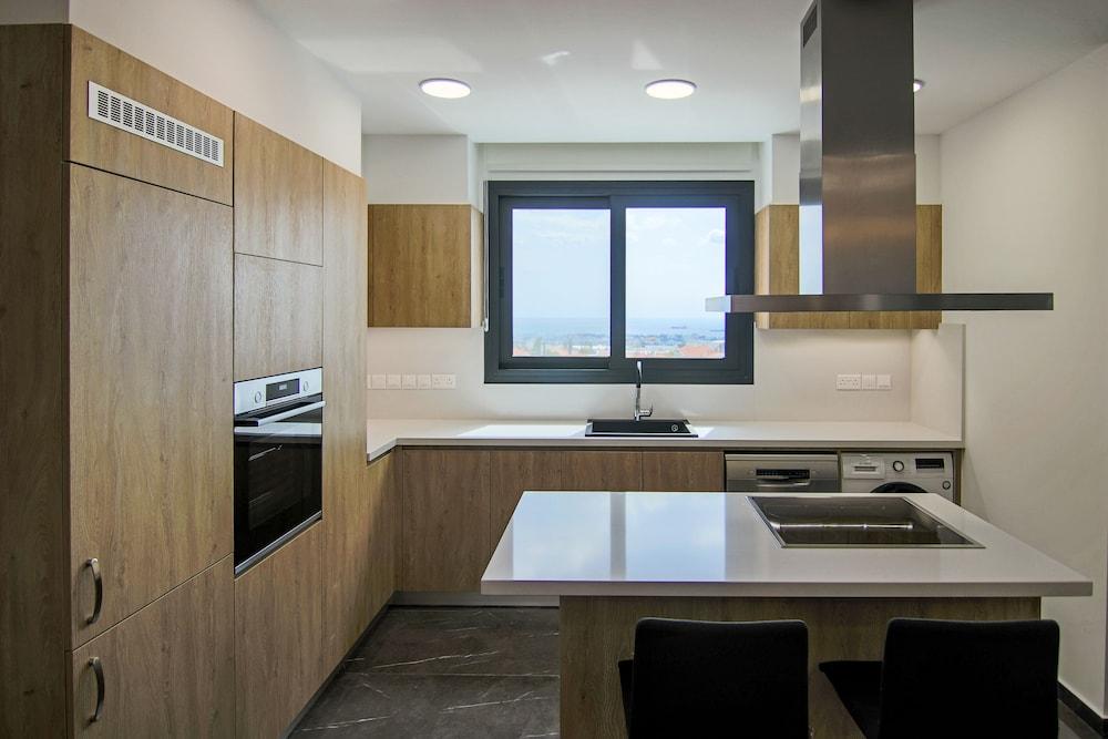 Phaedrus Living: Sea View Anna Residence 301