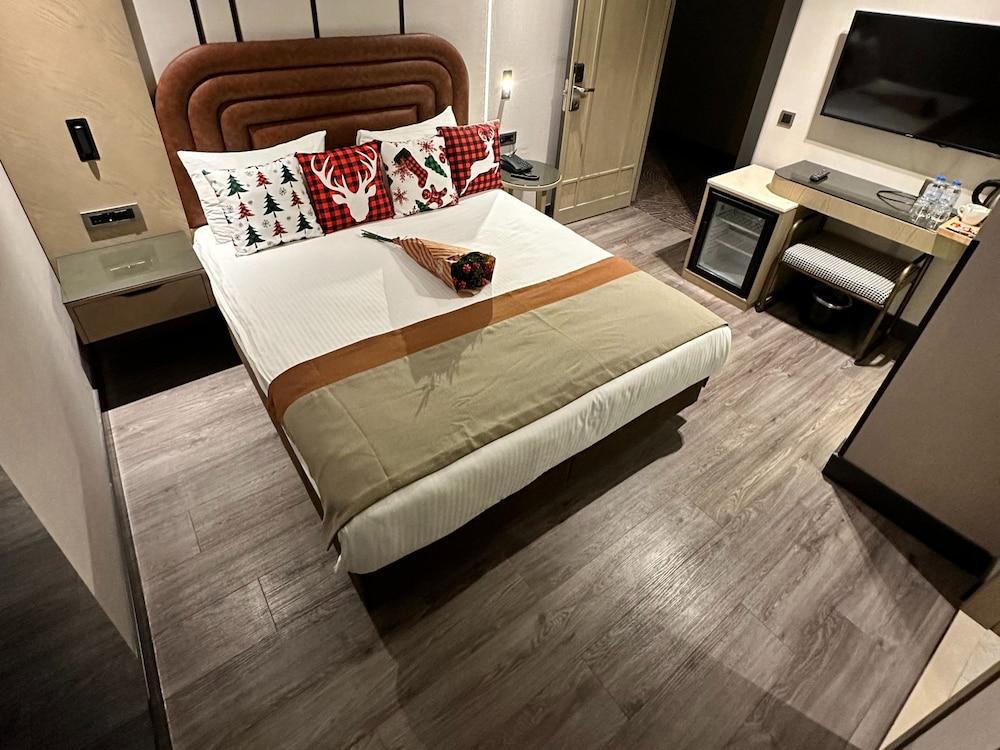 Edition Old City Hotel