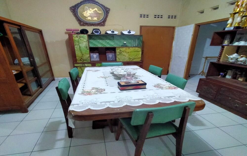 OMAH GLAGAH WARUNGBOTO