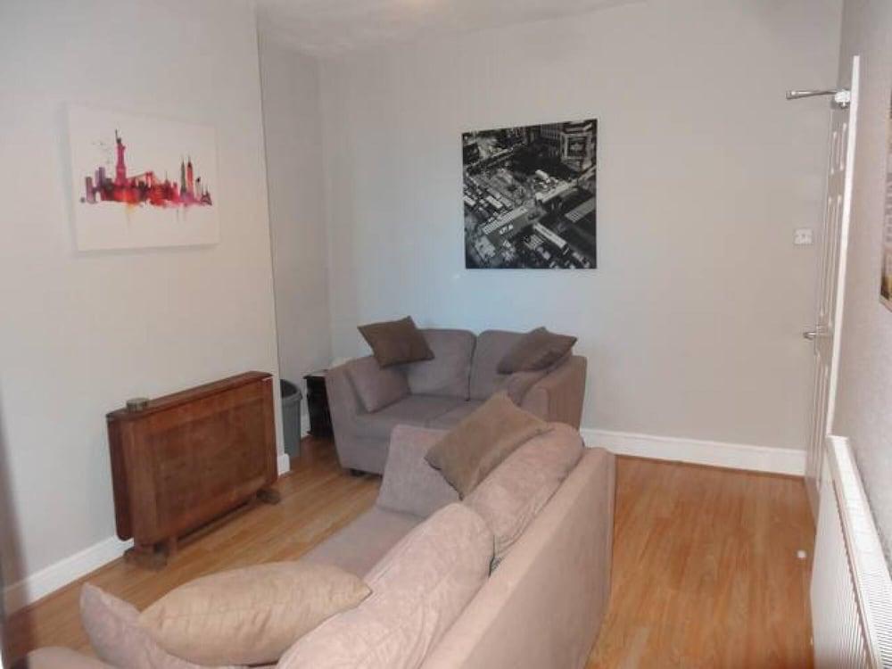 Beautiful 4 Bed House - Great Central Location - Wolverhampton