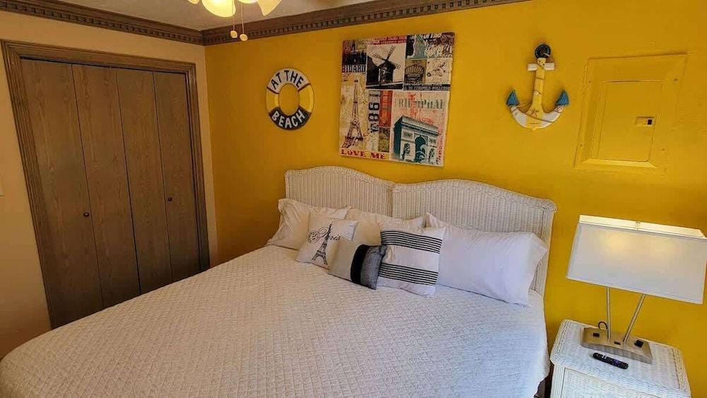 Campeche Triplex Unit B