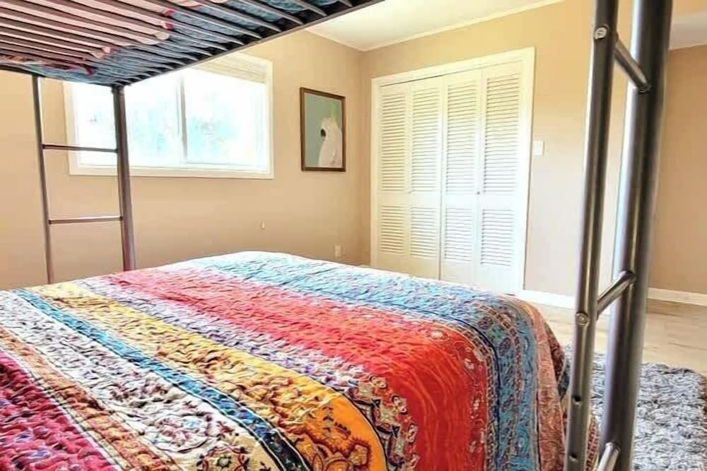 Madre Azul Bay House