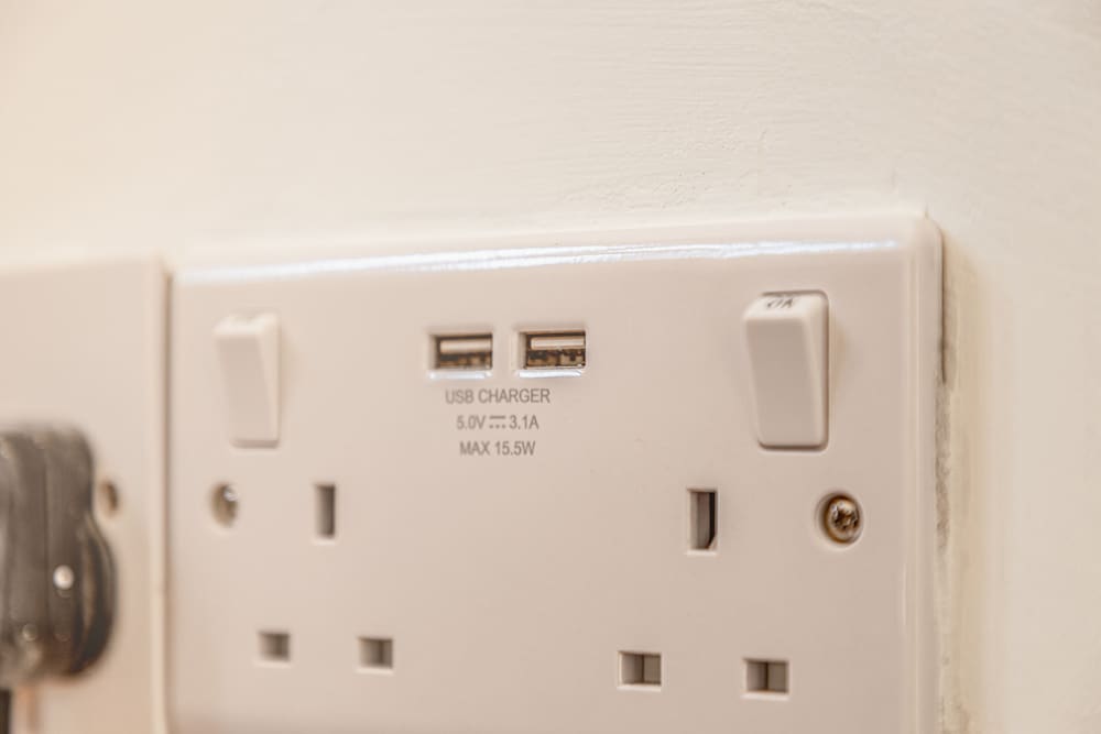 Luxury 2 Bed Room Lake View Apt Bowness Parking