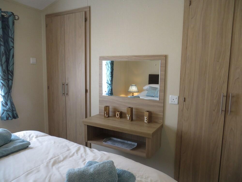 Lodge Hill, Manor Park