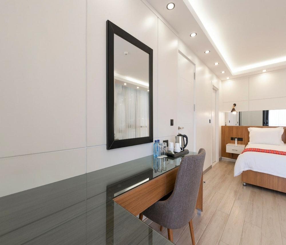 Maa Hotel and Suites