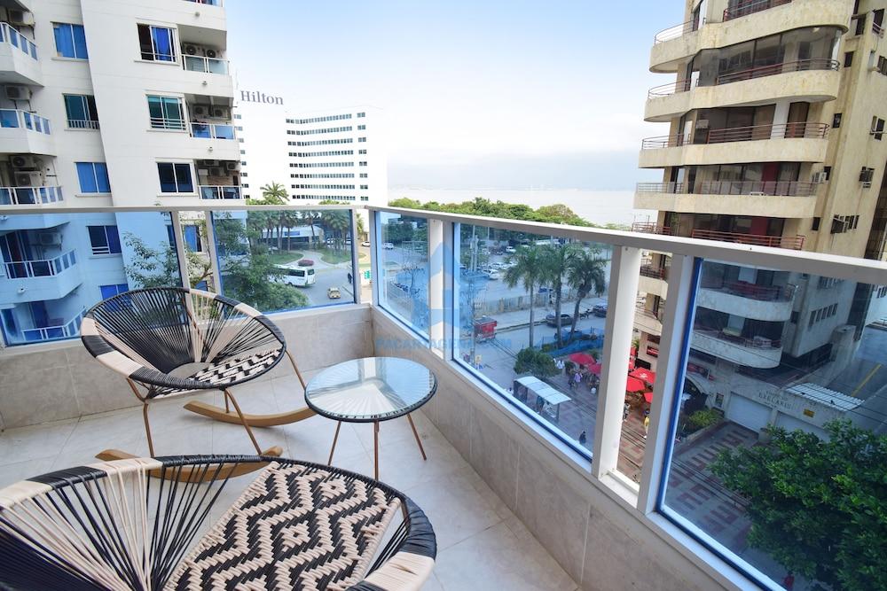 Lujoso Apto de 2 Alcobas y Balcón