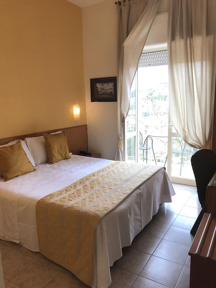 HOTEL VILLA FERNANDA