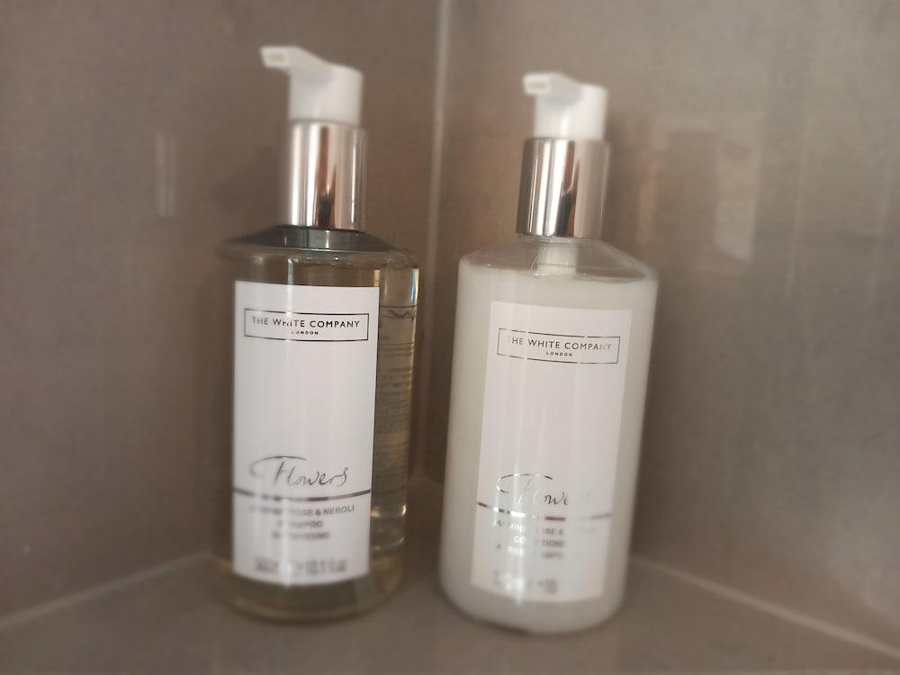 Stylish Serviced Apartment in Reading