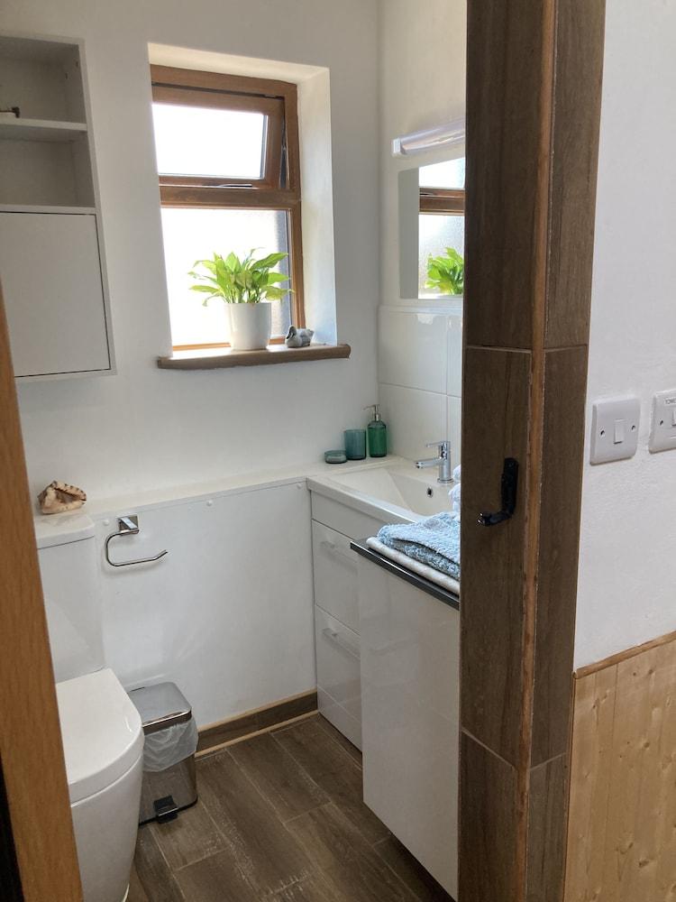 Charming Gnome Cottage, in Devon Near Sidmouth