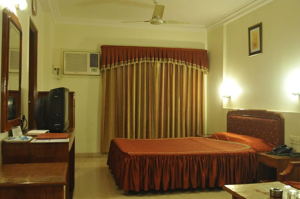 Hotel Apex Surat