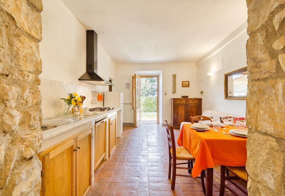 Montignano Trilo With Shared Pool