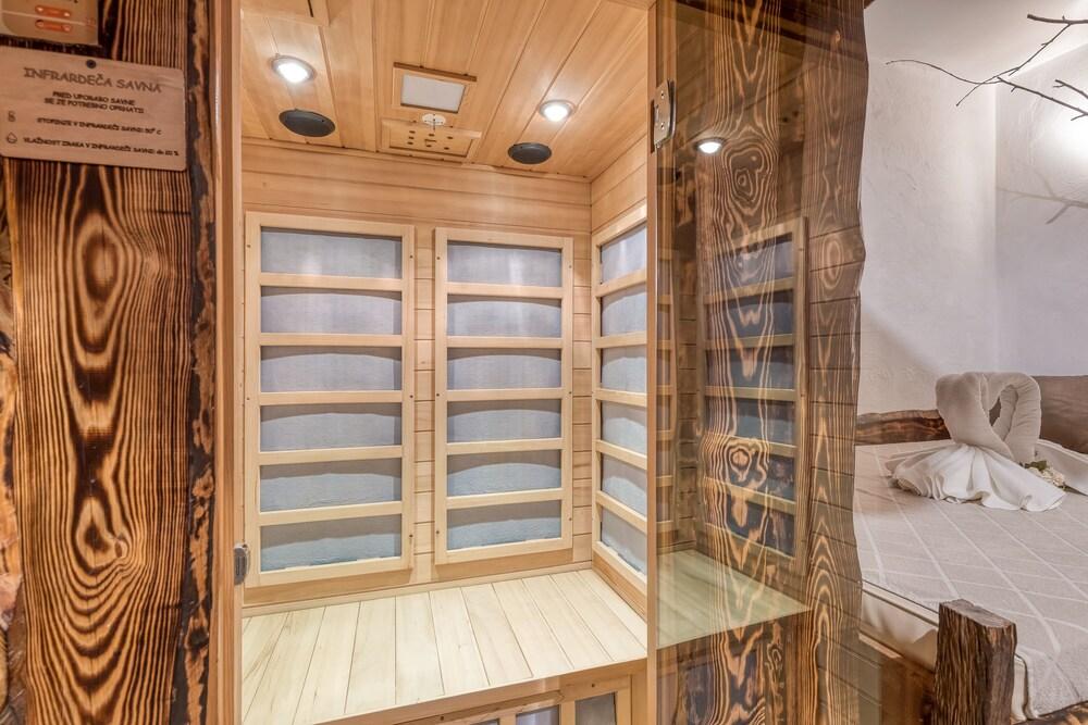 Family Friendly Stane's Lair