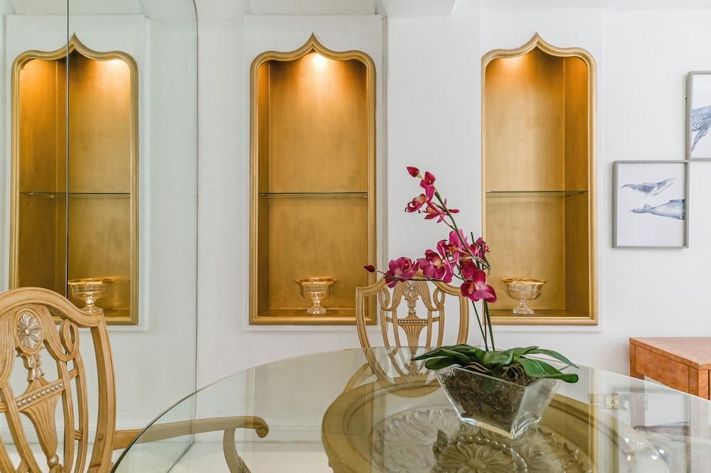 The Knightsbridge Park Tower Apt