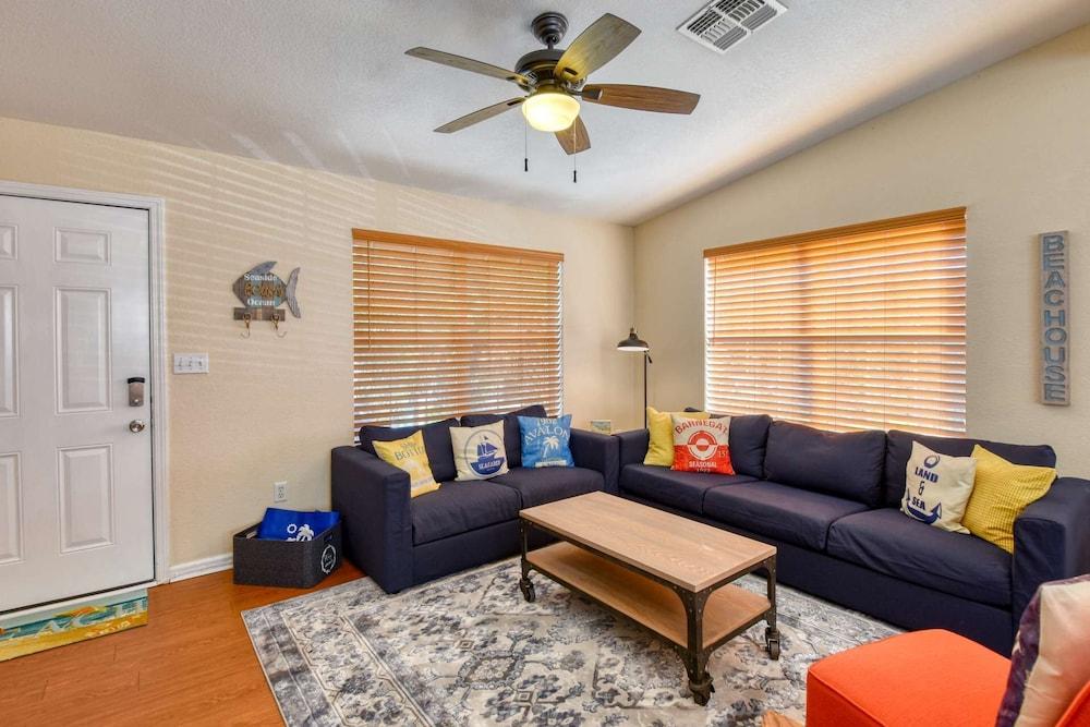 Surf Perch - 10th St