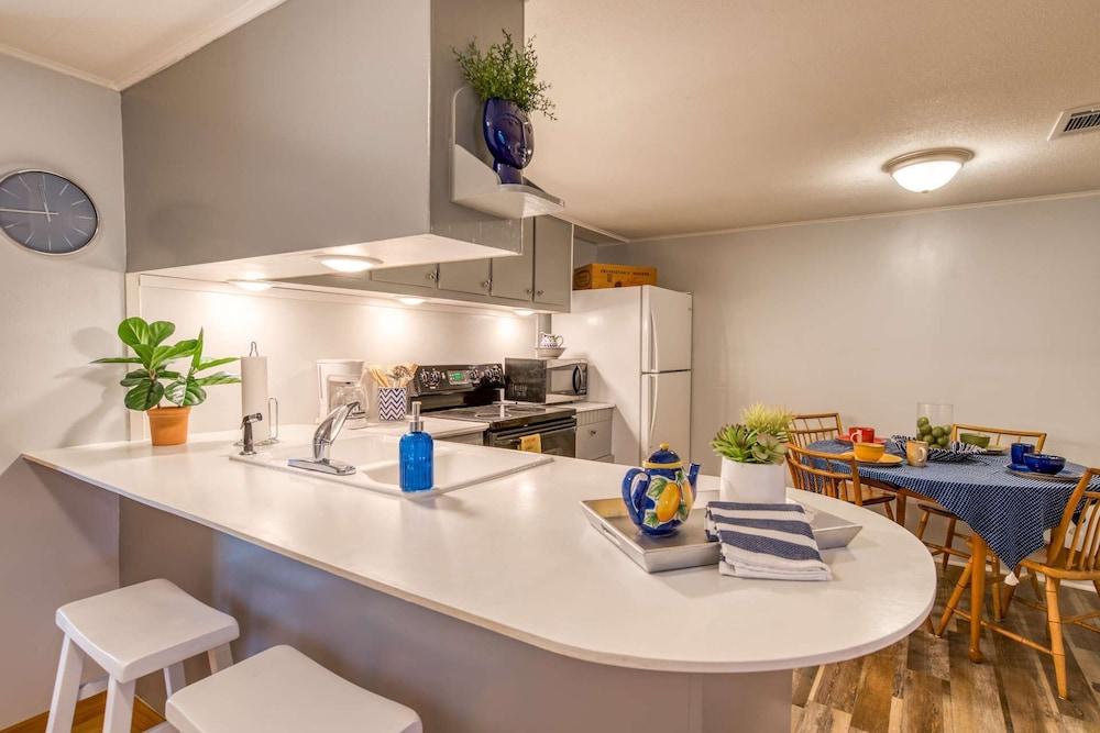 Sunset Canal Cottage