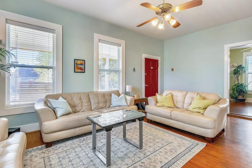 A Bended Oak Bungalow by Ryson Vacation Rentals