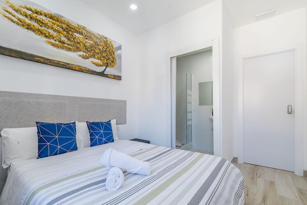 AYZ Silvela - Auto check-in property