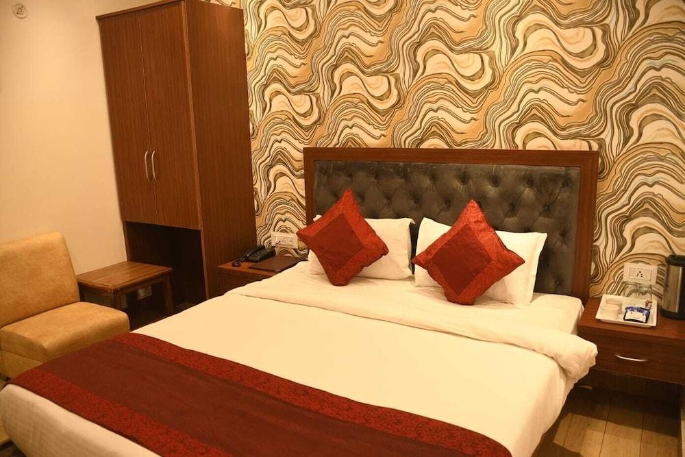 Hotel SV Grand Varanasi