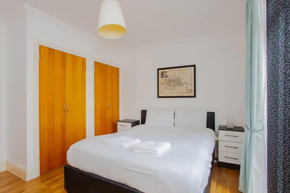 Bright 2 Bedroom Apartment in Islington