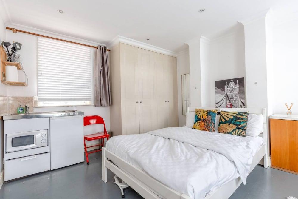 Cosy Self-contained Studio in Aldgate